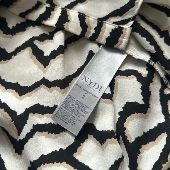 NYDJ Pintuck Blouse Medium Animal Print Black White Tan - Picture 4 of 8
